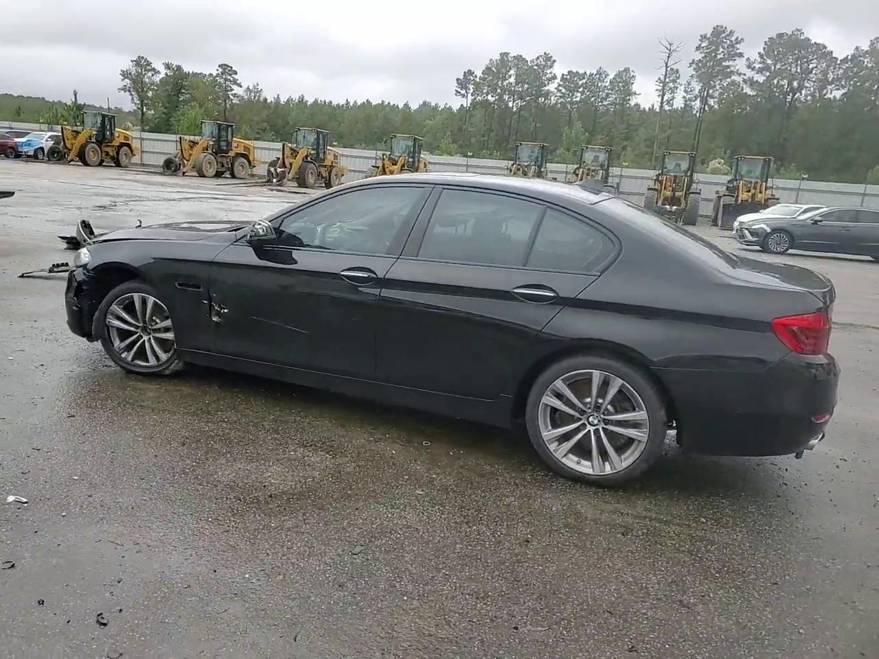 Фото: WBA5A5C51GG354809