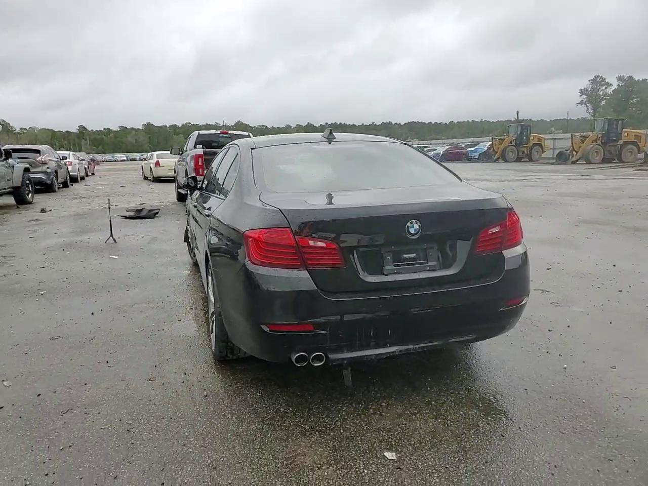 Фото: WBA5A5C51GG354809