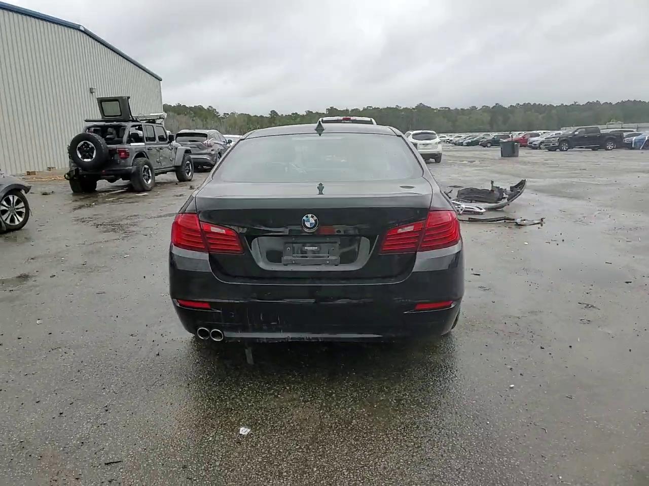 Фото: WBA5A5C51GG354809