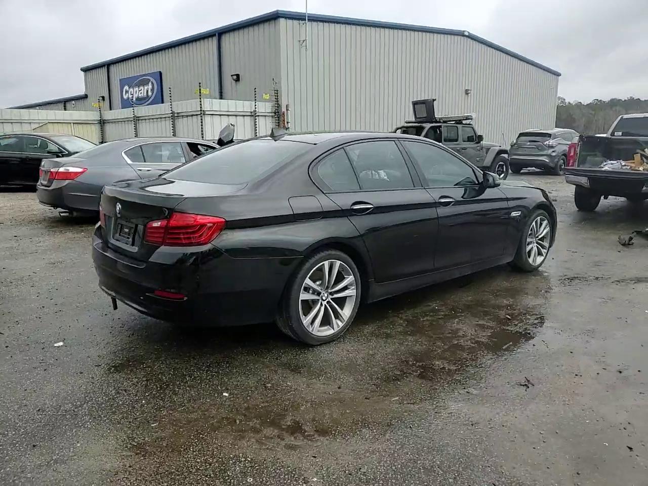 Фото: WBA5A5C51GG354809