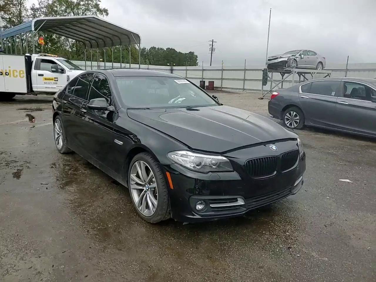 Фото: WBA5A5C51GG354809