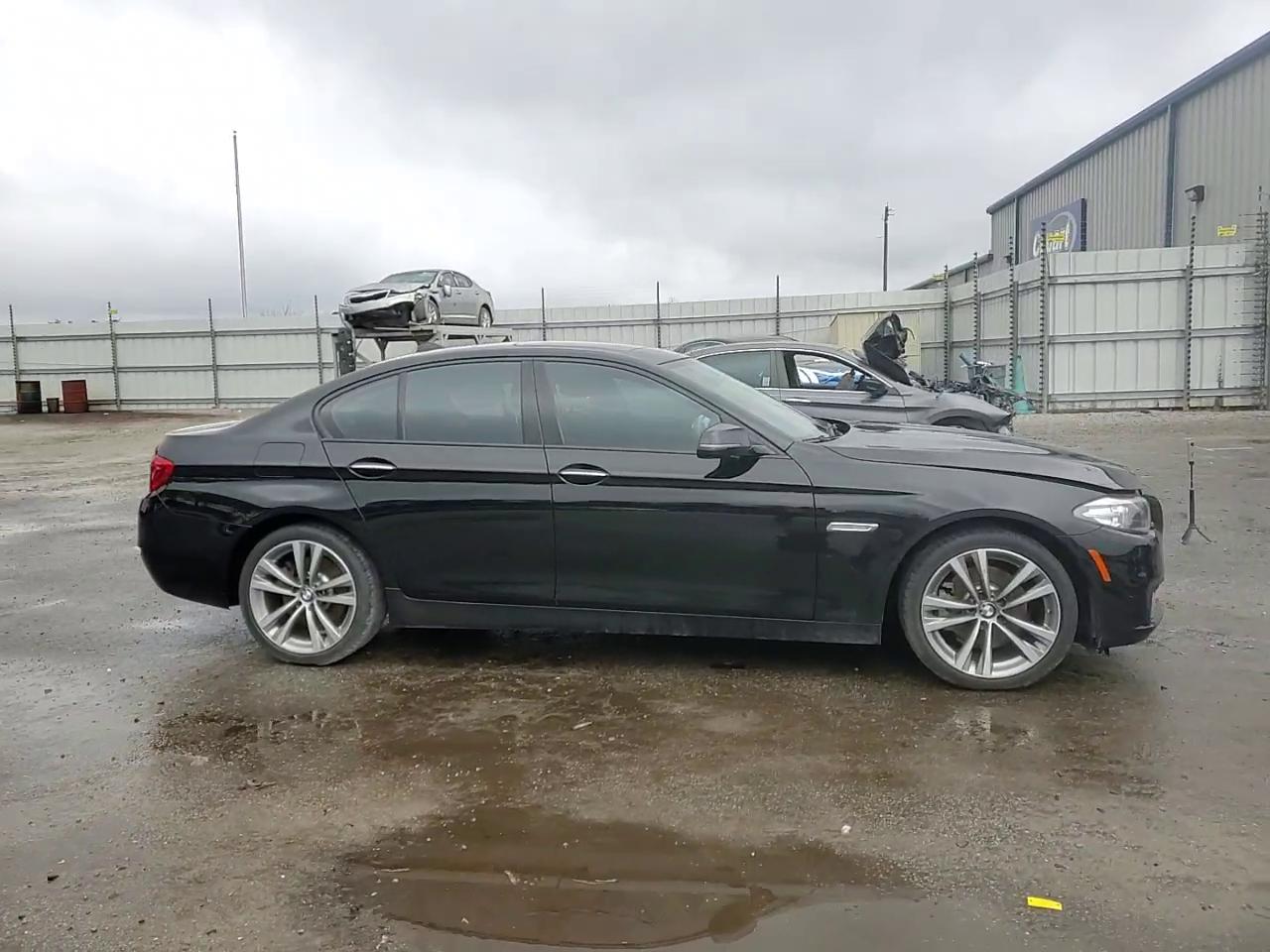 Фото: WBA5A5C51GG354809