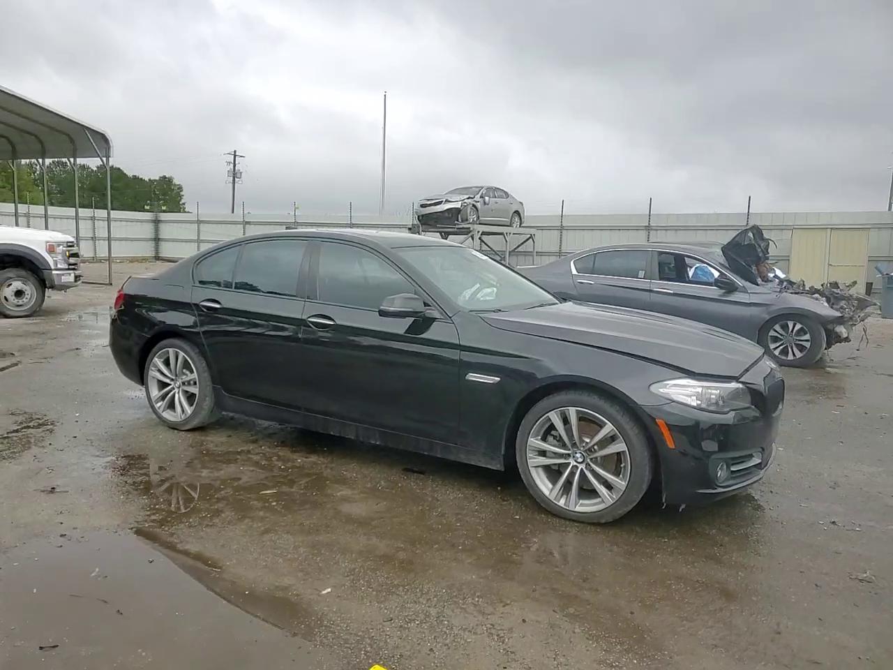 Фото: WBA5A5C51GG354809