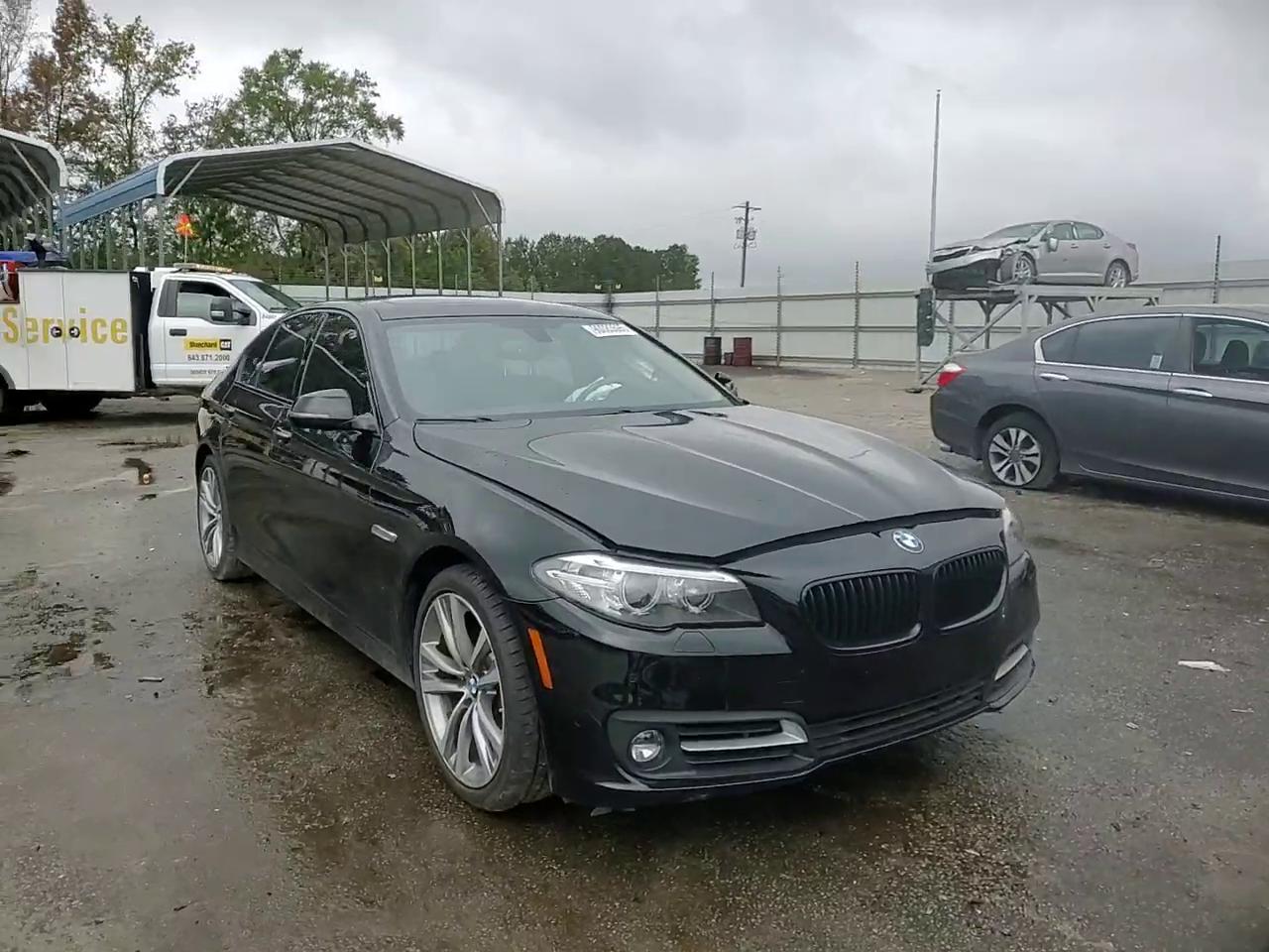 Фото: WBA5A5C51GG354809