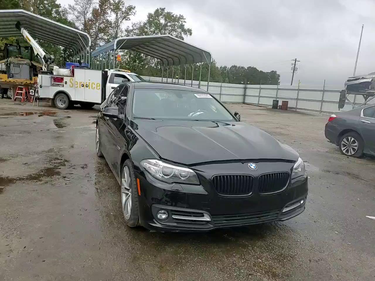 Фото: WBA5A5C51GG354809