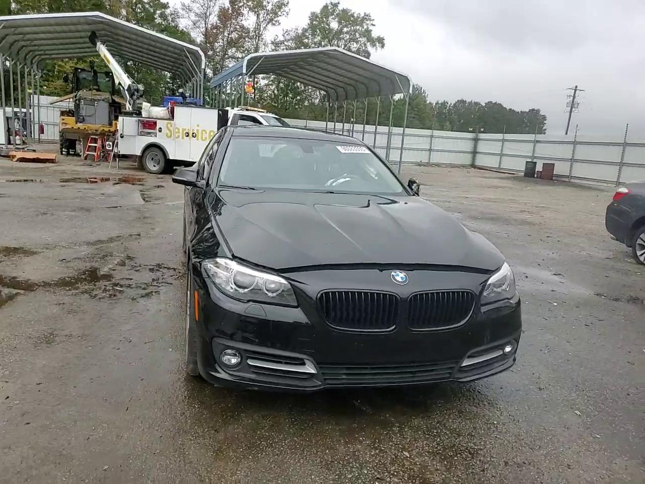 Фото: WBA5A5C51GG354809