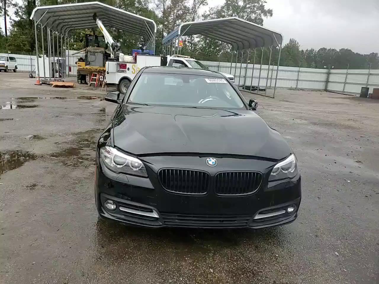 Фото: WBA5A5C51GG354809