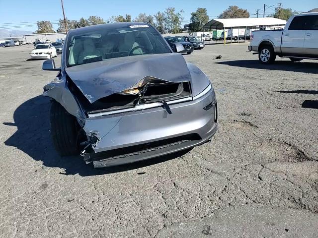 2026 Tesla Model Y VIN: 7SAYGDED9TF386962 Lot: 89853915