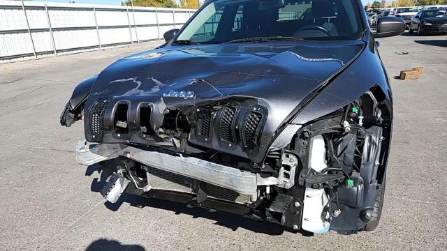 2017 Jeep Cherokee Latitude VIN: 1C4PJMCB8HW576931 Lot: 87433155