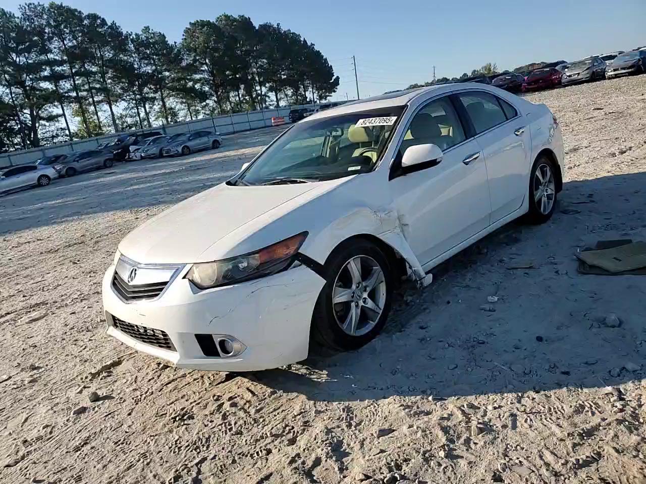 Фото: JH4CU2F41DC005525