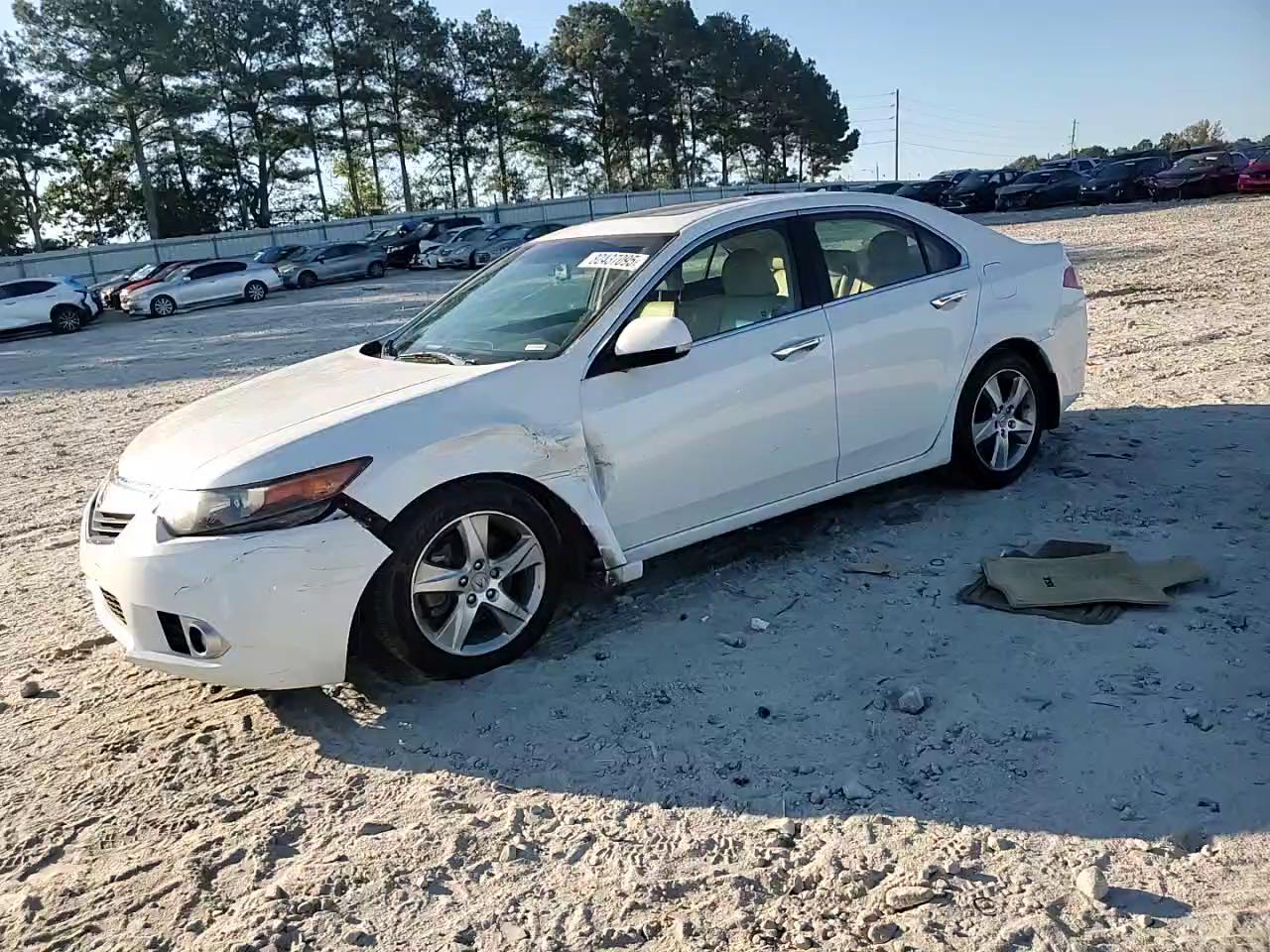 Фото: JH4CU2F41DC005525