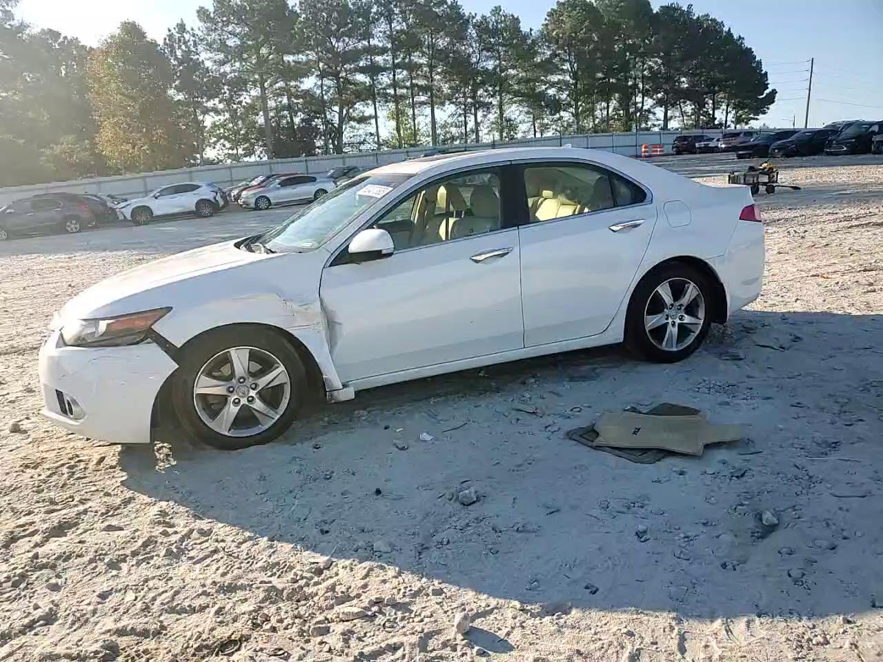 Фото: JH4CU2F41DC005525