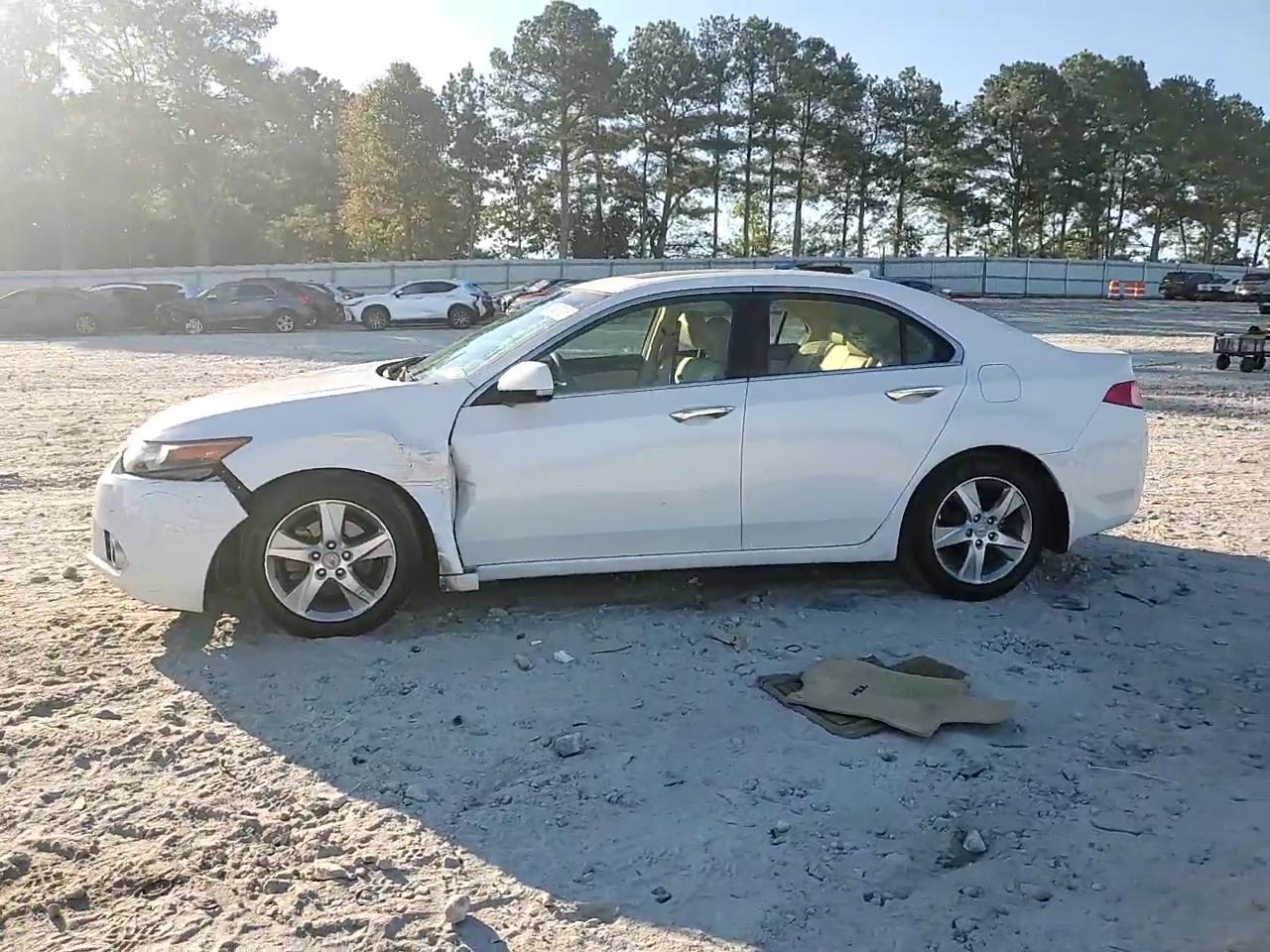 Фото: JH4CU2F41DC005525