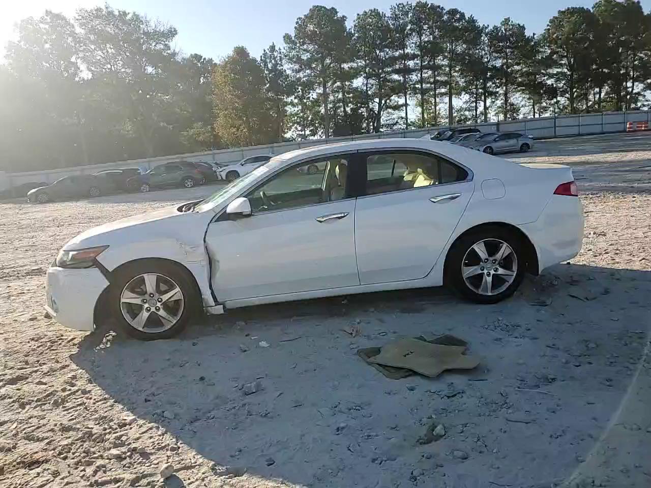 Фото: JH4CU2F41DC005525