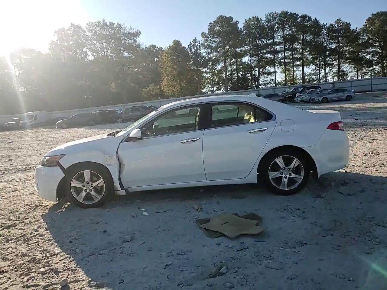 Фото: JH4CU2F41DC005525