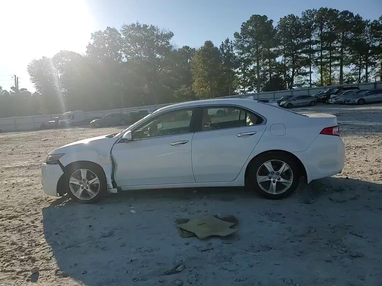 Фото: JH4CU2F41DC005525