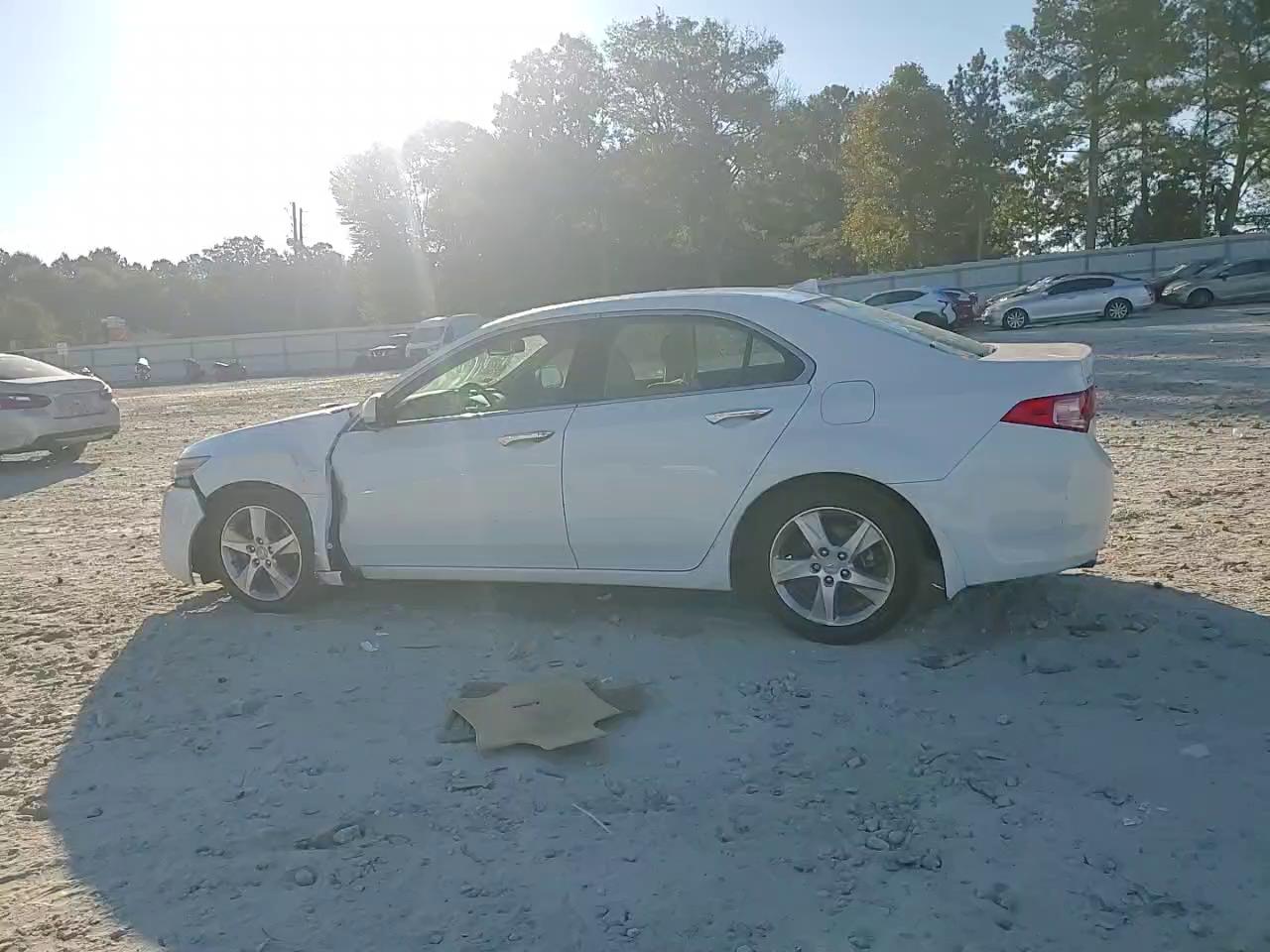 Фото: JH4CU2F41DC005525