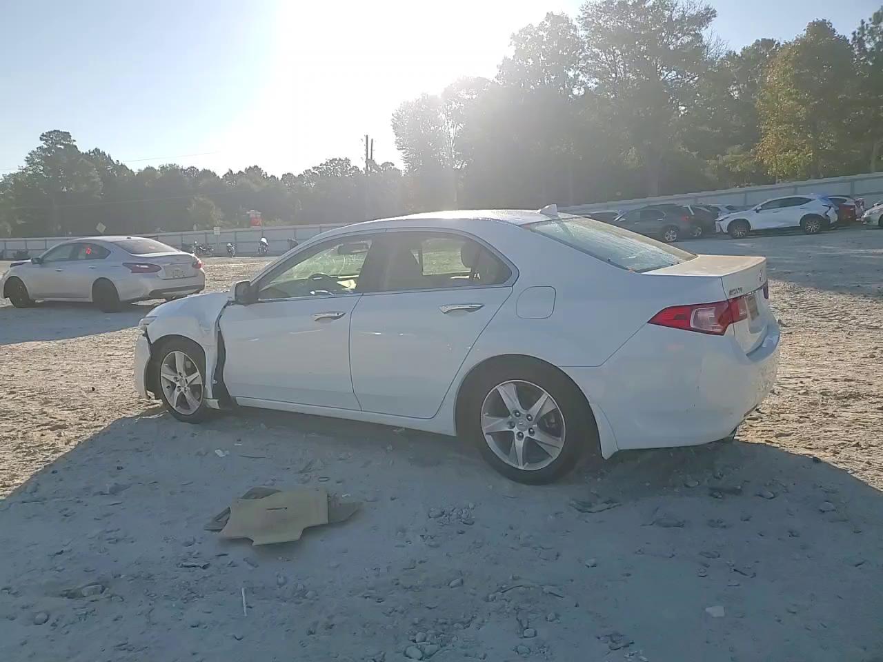 Фото: JH4CU2F41DC005525