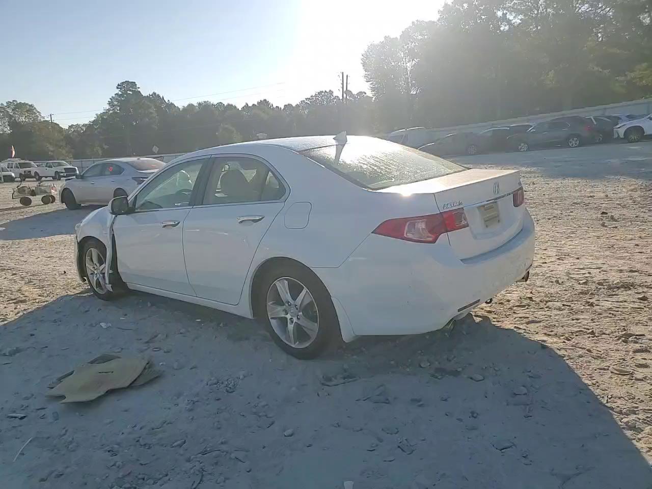 Фото: JH4CU2F41DC005525