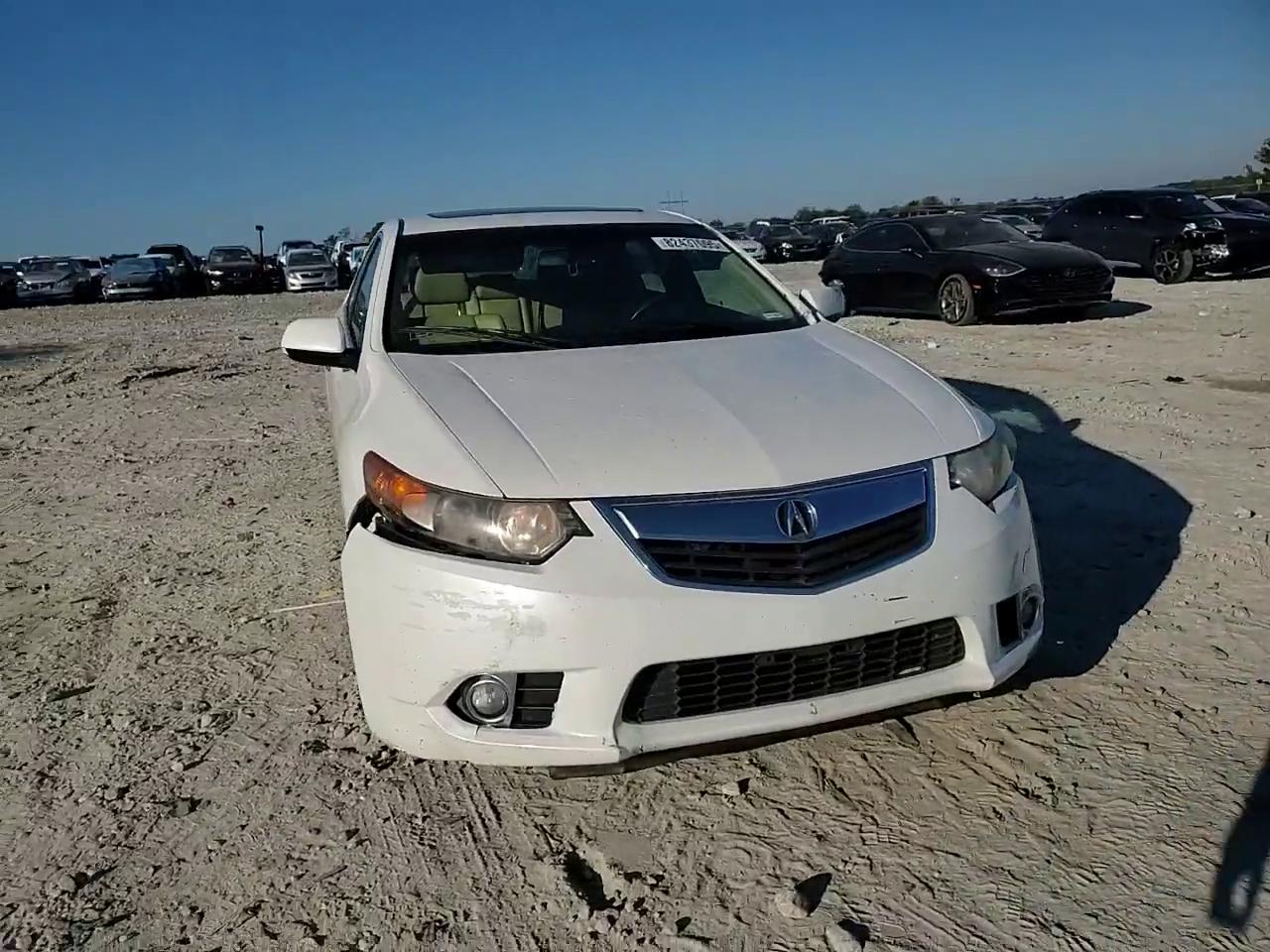 Фото: JH4CU2F41DC005525