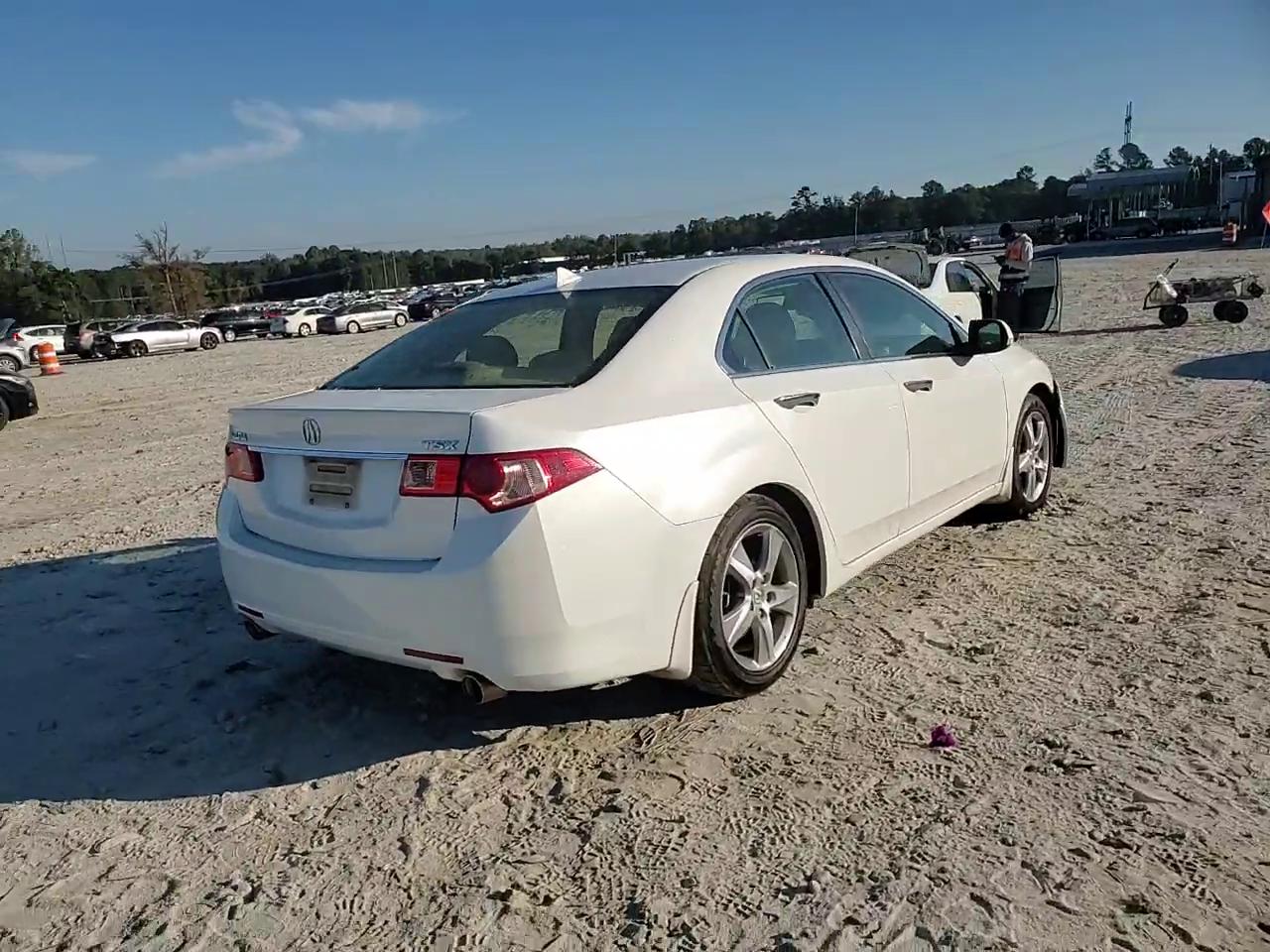 Фото: JH4CU2F41DC005525