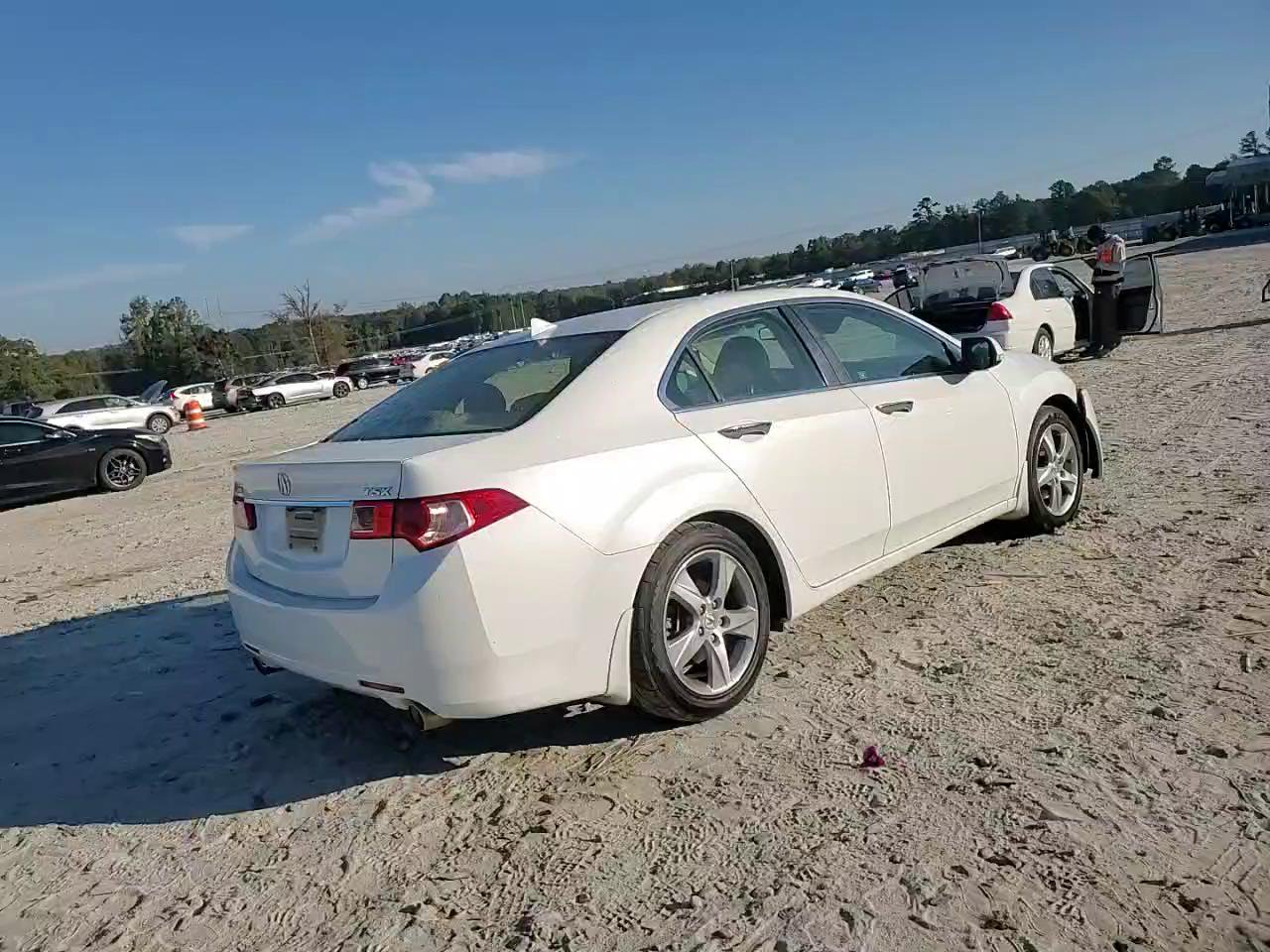 Фото: JH4CU2F41DC005525