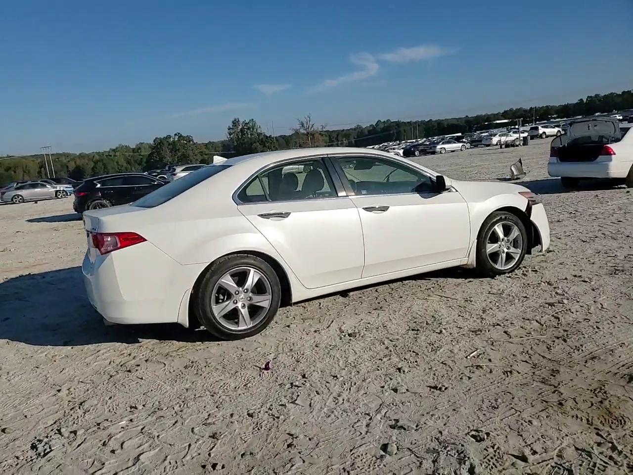 Фото: JH4CU2F41DC005525