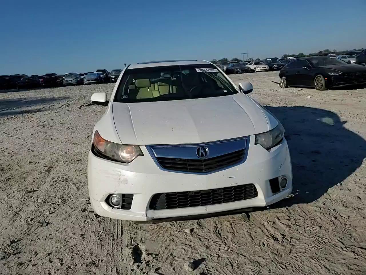 Фото: JH4CU2F41DC005525