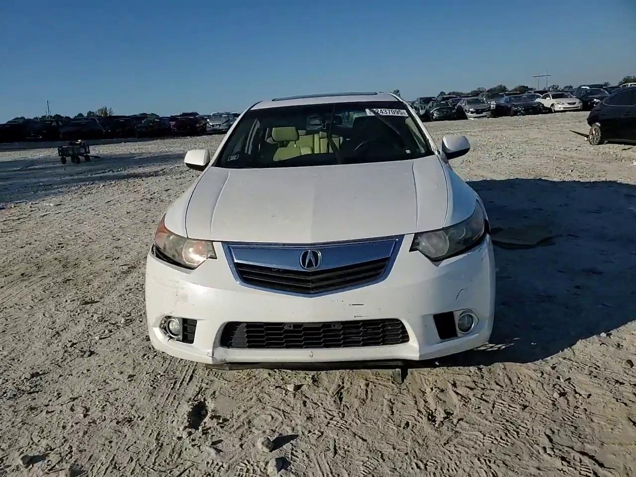 Фото: JH4CU2F41DC005525