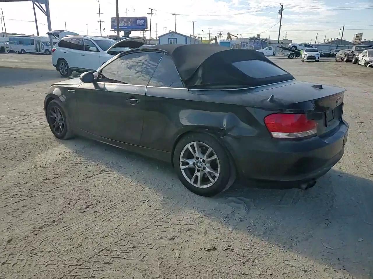 Фото: WBAUN13569VH80702