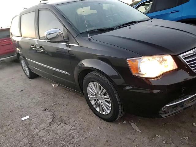 2015 Chrysler Town & Country Touring L VIN: 2C4RC1CG8FR582246 Lot: 84428605