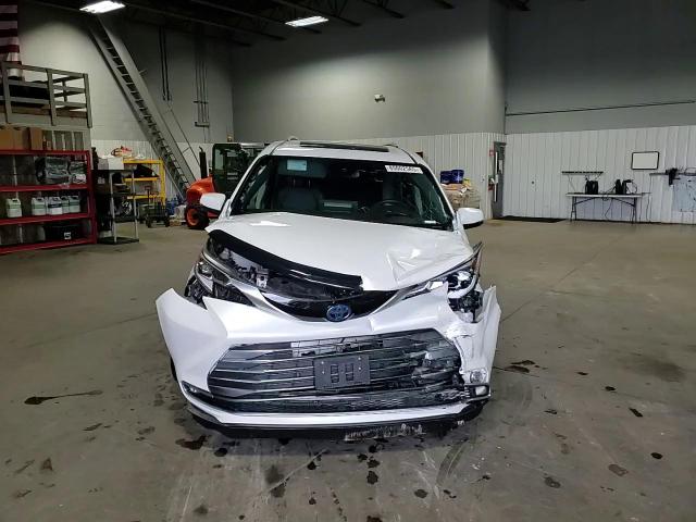 2022 Toyota Sienna Limited VIN: 5TDERKECXNS122136 Lot: 85002565