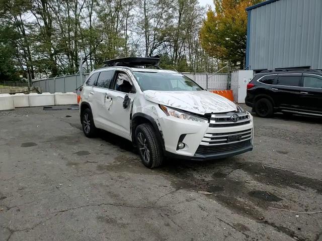 2017 Toyota Highlander Se VIN: 5TDJZRFH3HS363753 Lot: 90287675