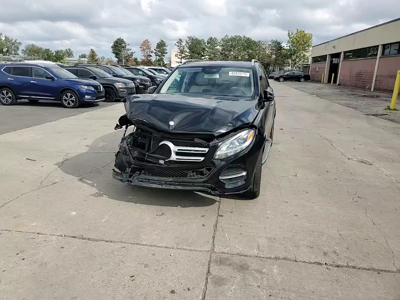 Фото: 4JGDA5HB8HA863499