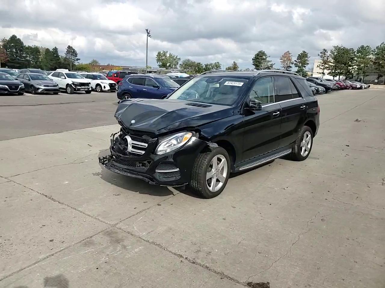 Фото: 4JGDA5HB8HA863499