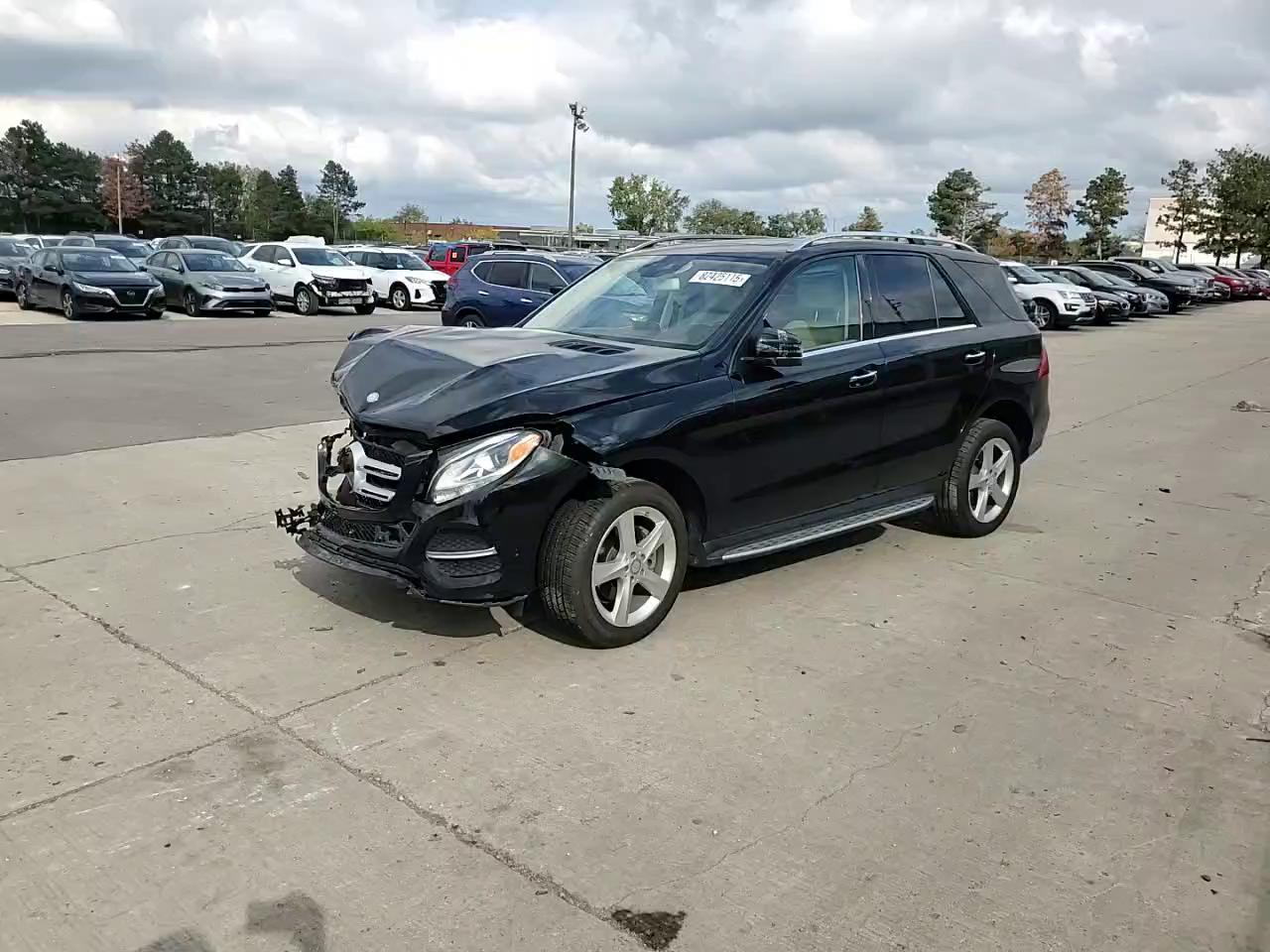 Фото: 4JGDA5HB8HA863499