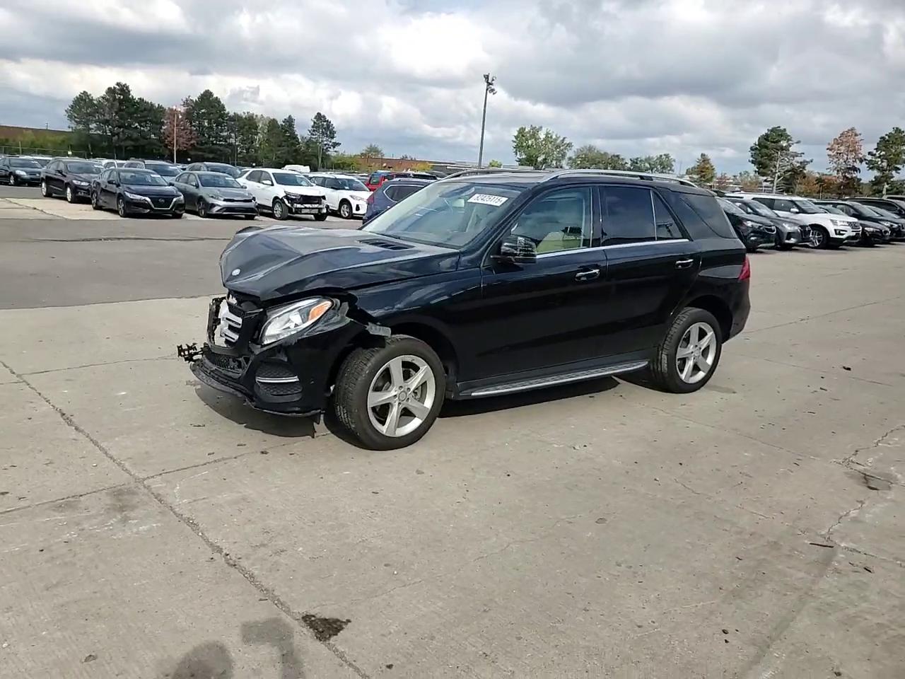 Фото: 4JGDA5HB8HA863499