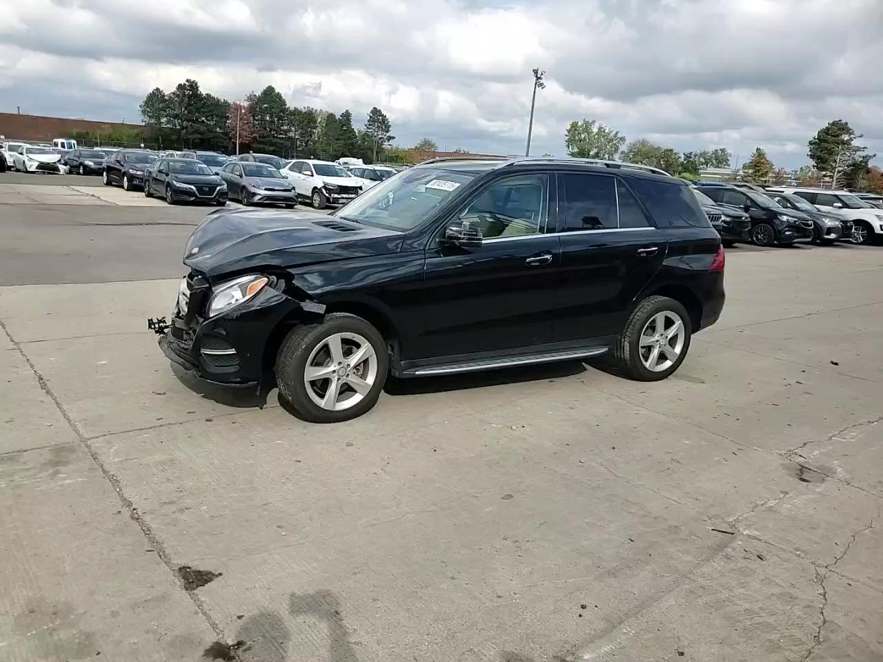 Фото: 4JGDA5HB8HA863499