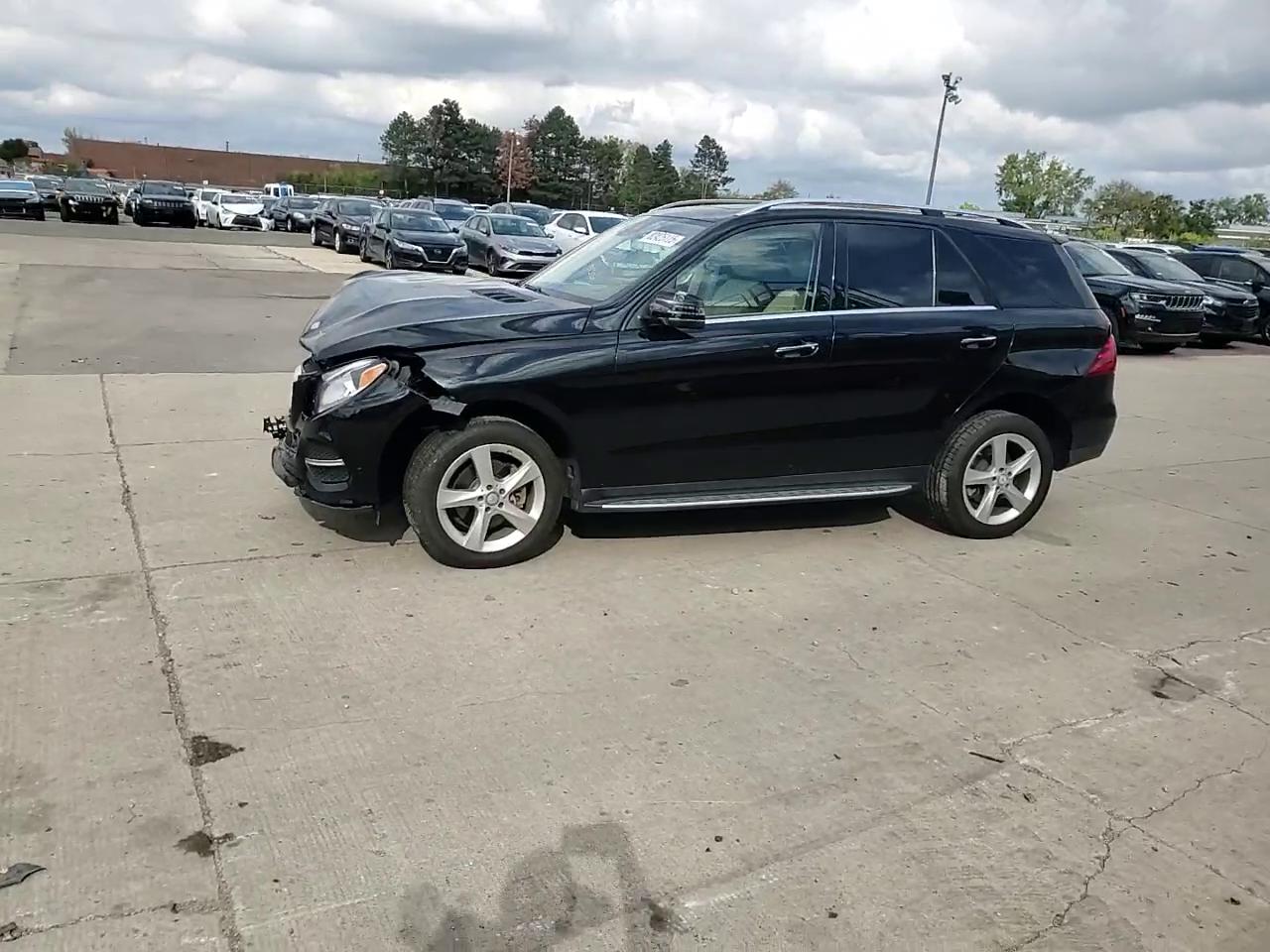 Фото: 4JGDA5HB8HA863499