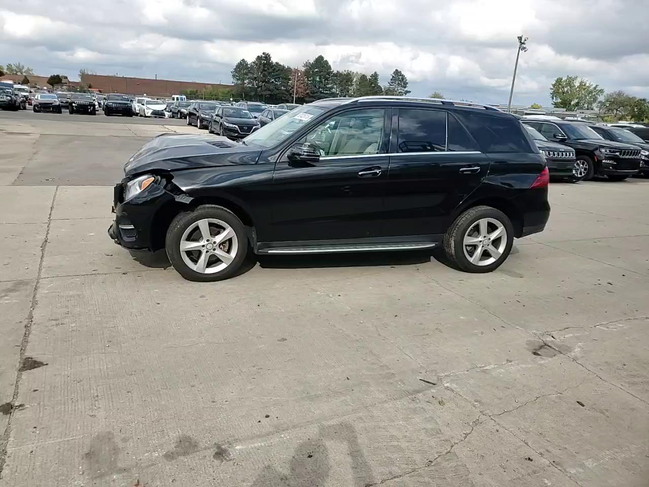 Фото: 4JGDA5HB8HA863499