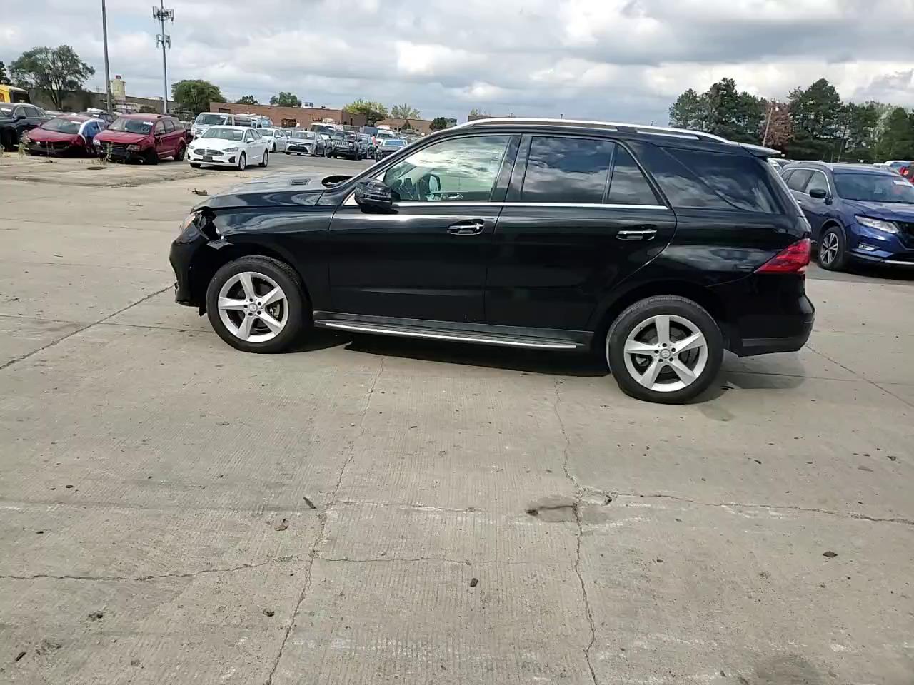 Фото: 4JGDA5HB8HA863499