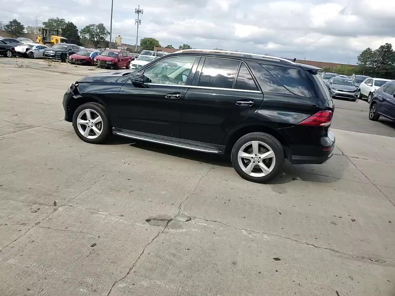 Фото: 4JGDA5HB8HA863499