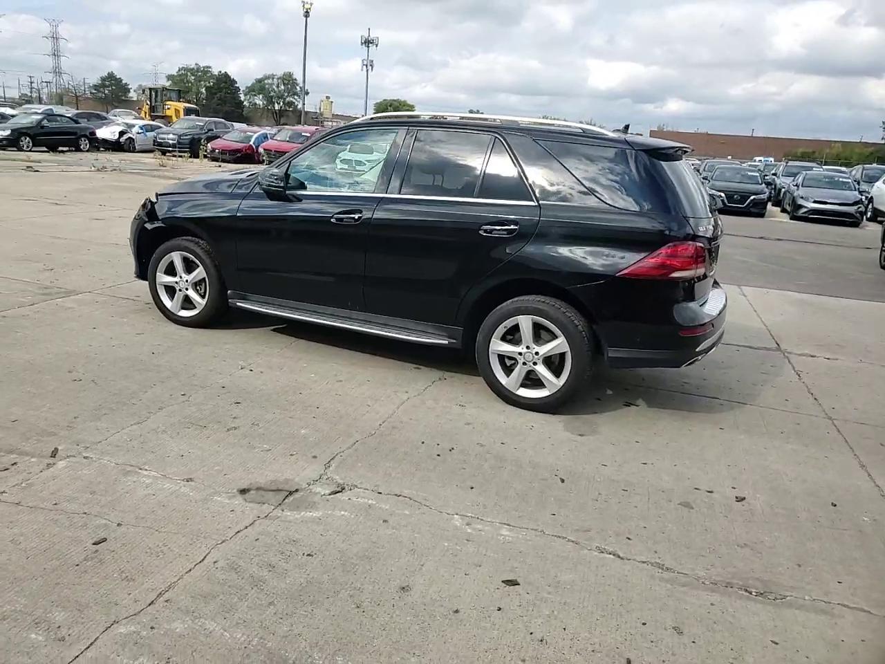 Фото: 4JGDA5HB8HA863499