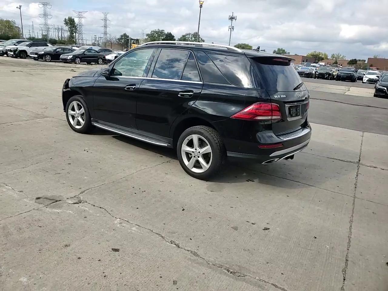 Фото: 4JGDA5HB8HA863499