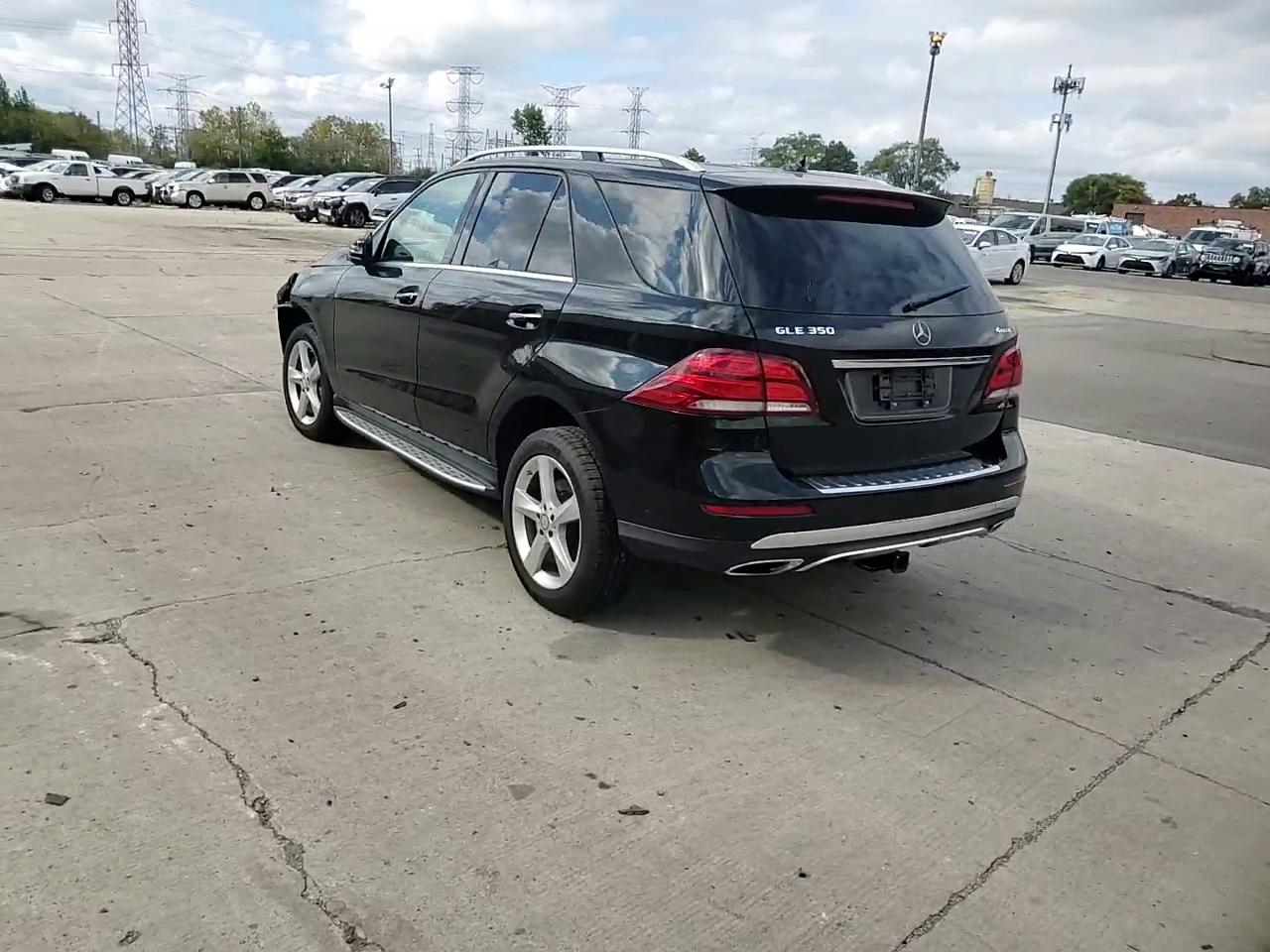 Фото: 4JGDA5HB8HA863499