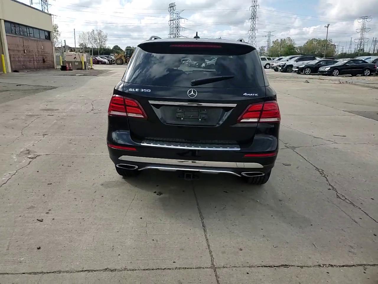 Фото: 4JGDA5HB8HA863499