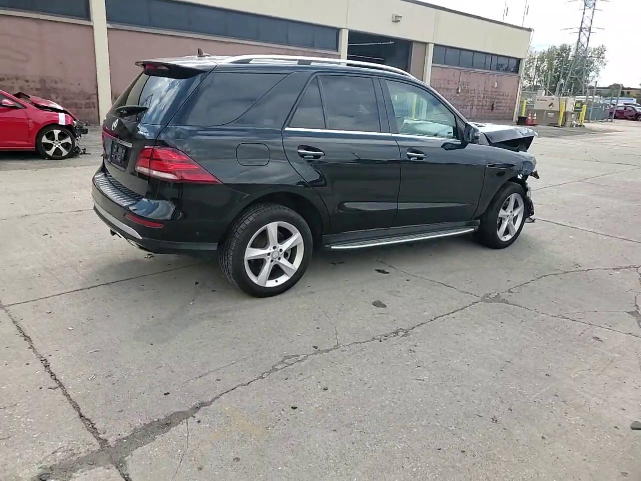 Фото: 4JGDA5HB8HA863499