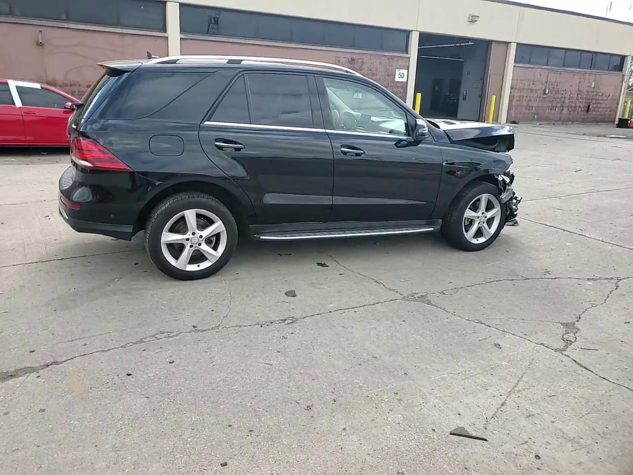 Фото: 4JGDA5HB8HA863499