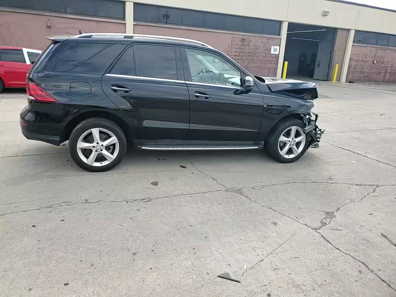 Фото: 4JGDA5HB8HA863499