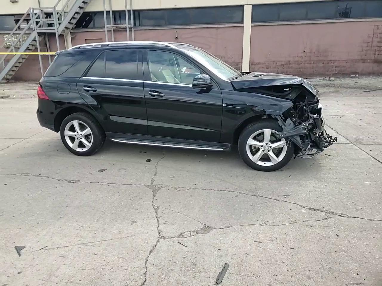 Фото: 4JGDA5HB8HA863499